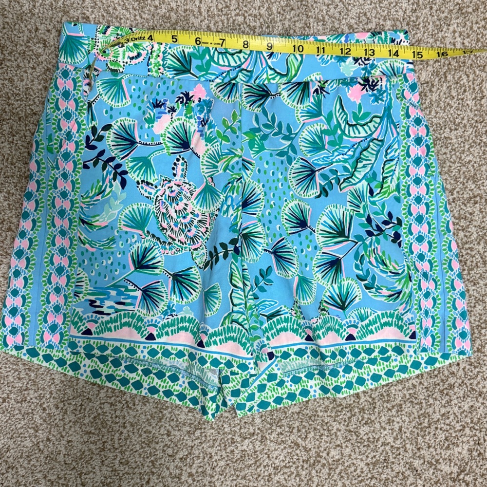 Lilly Pulitzer Women's Tropical Blue and Green Shorts